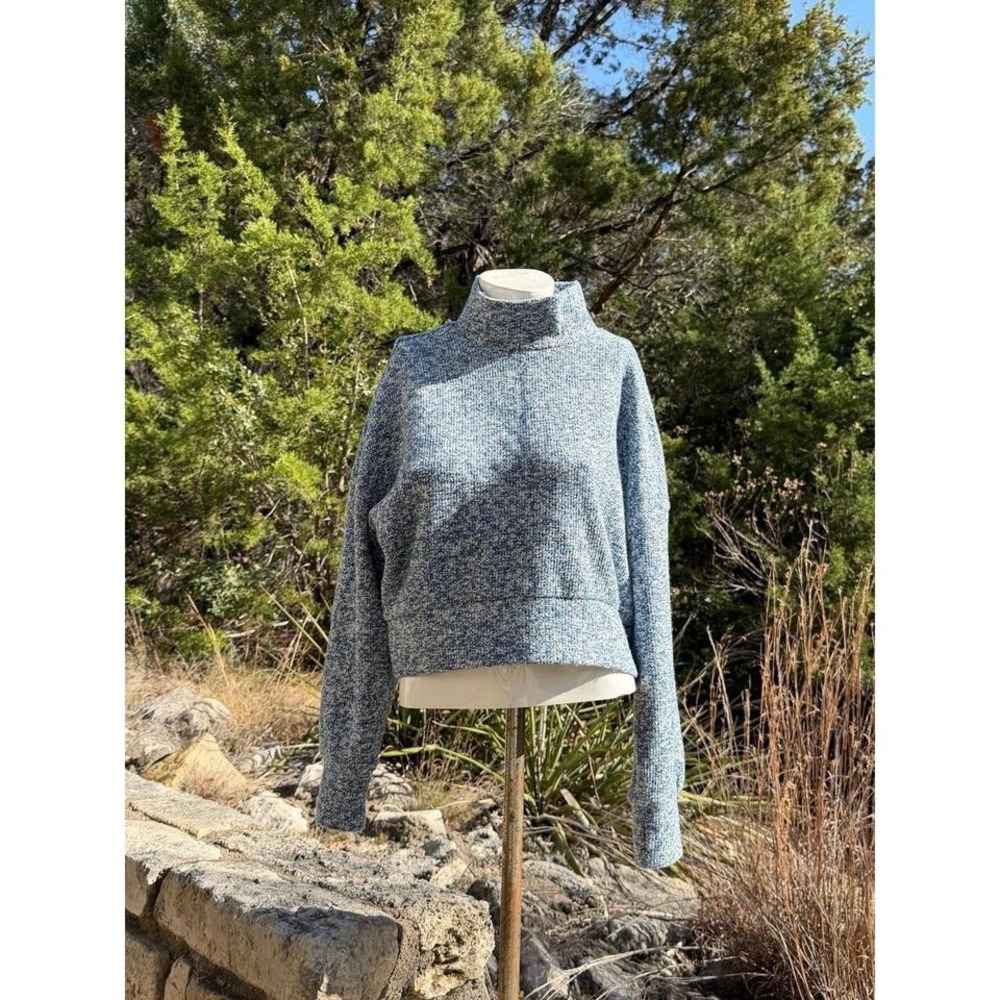 Offline by Aerie blue cropped sweater Size XS #aerie #knitwear